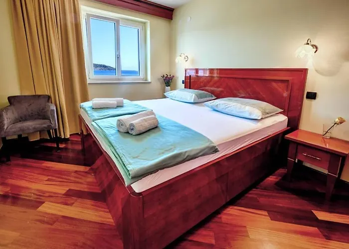 Apartament Seafront For4 Vis