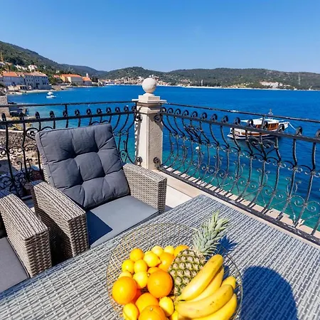 Appartamento Seafront For4 Vis