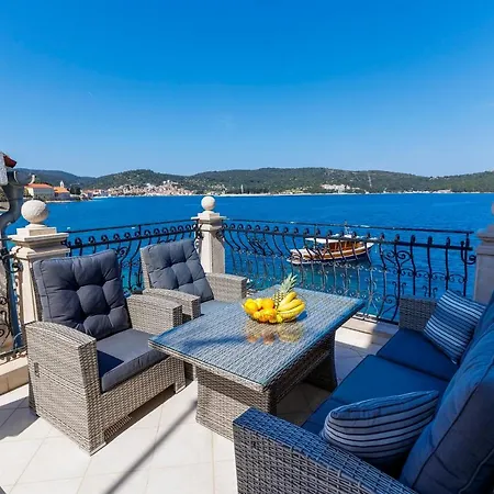 Seafront For4 * Vis